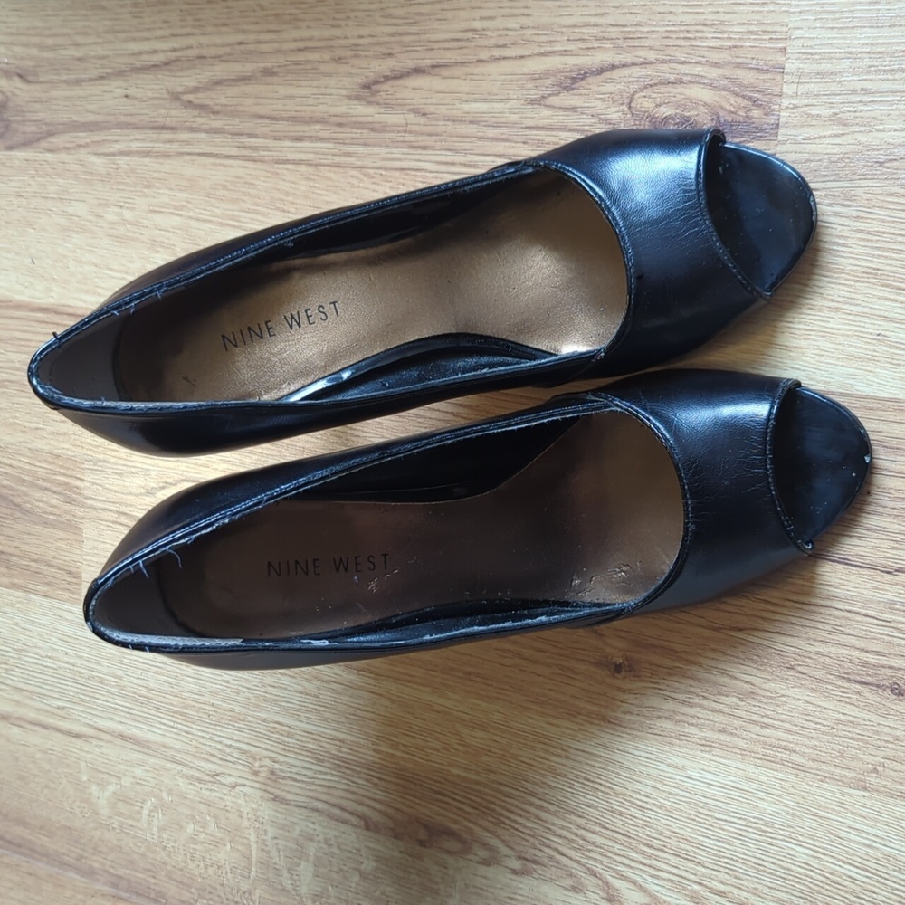 Nine West Peep toe pumps